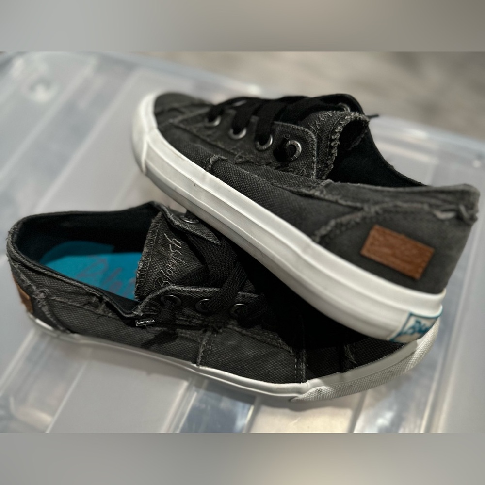 Blowfish Malibu Faded Black Canvas Sneakers - Picture 8 of 8